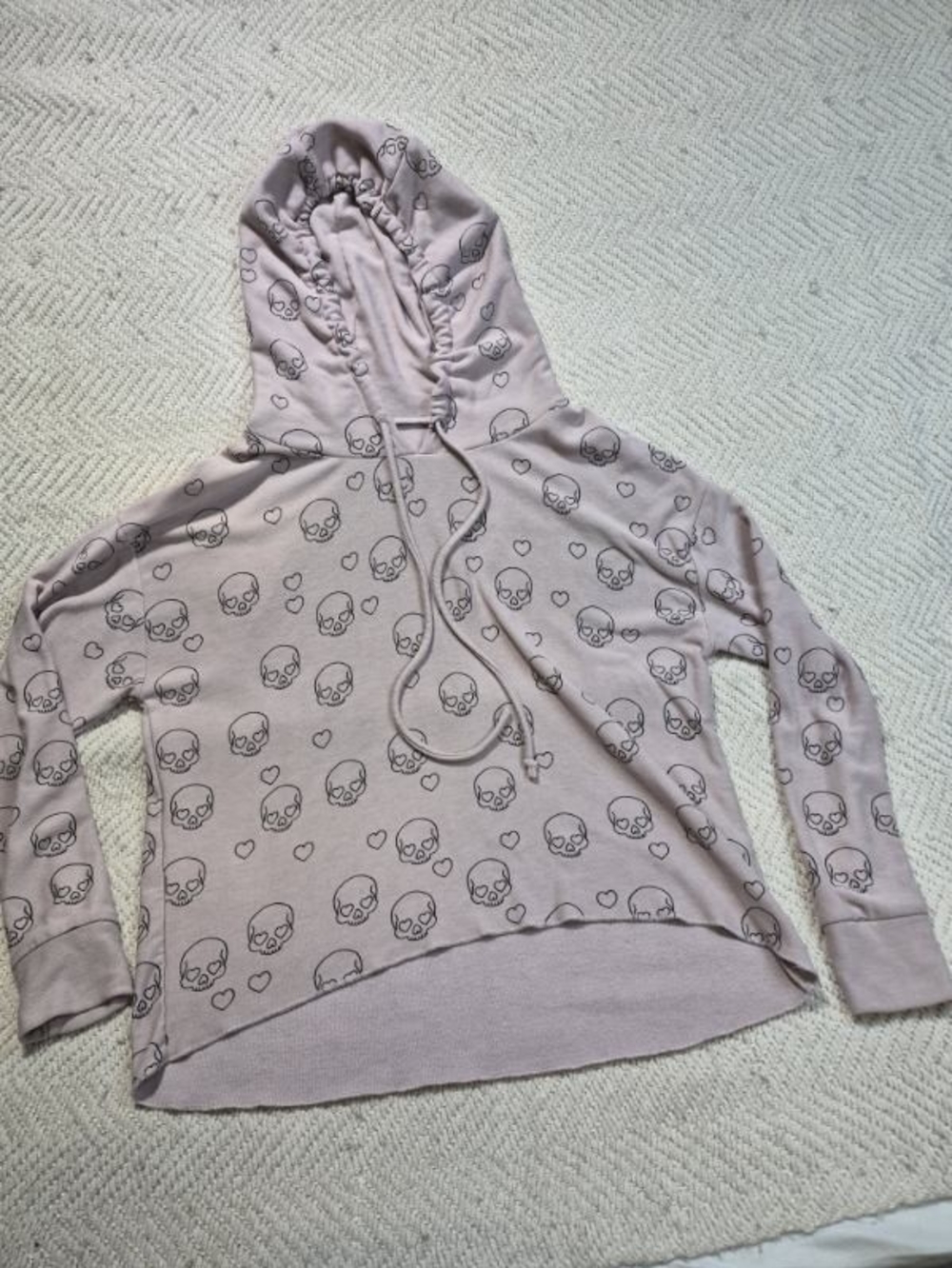 Women's Pink Skulls And Hearts-Print Hoodie Sweater